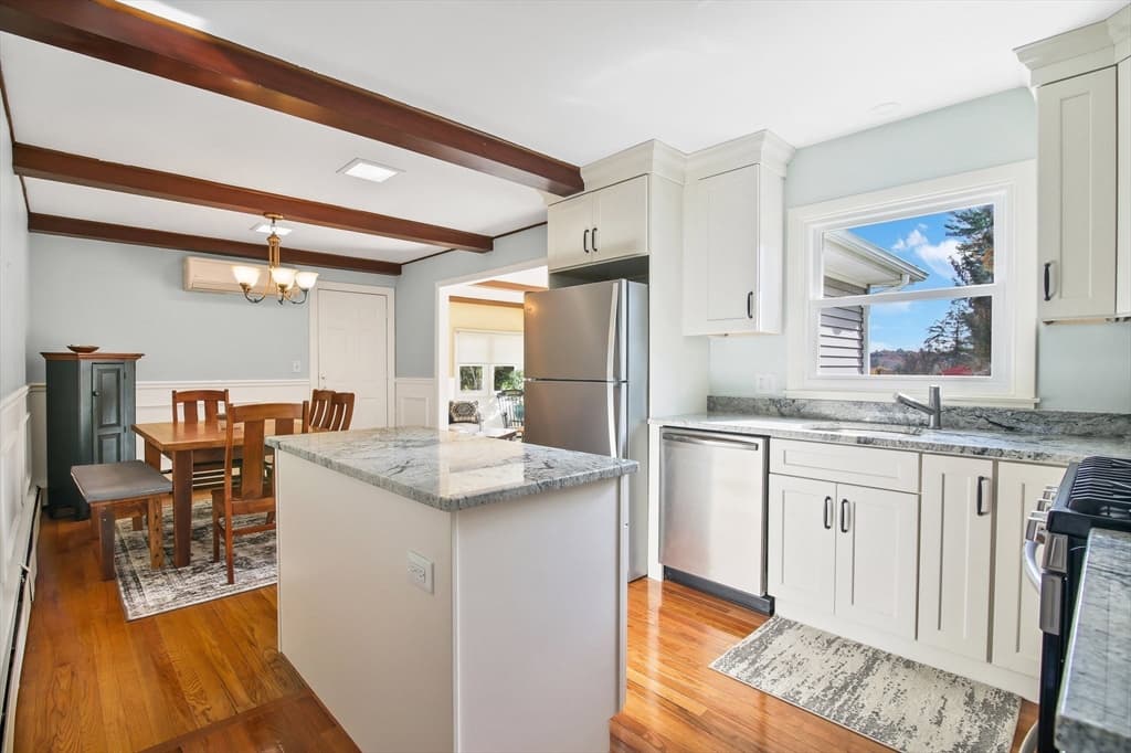 Single Family Residence at 76 Glenwood Dr, Westfield MA 01085, photo 8 of 42