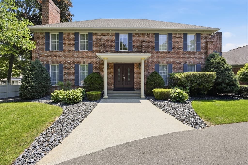1051 Converse St, Longmeadow MA 01106 photo 2
