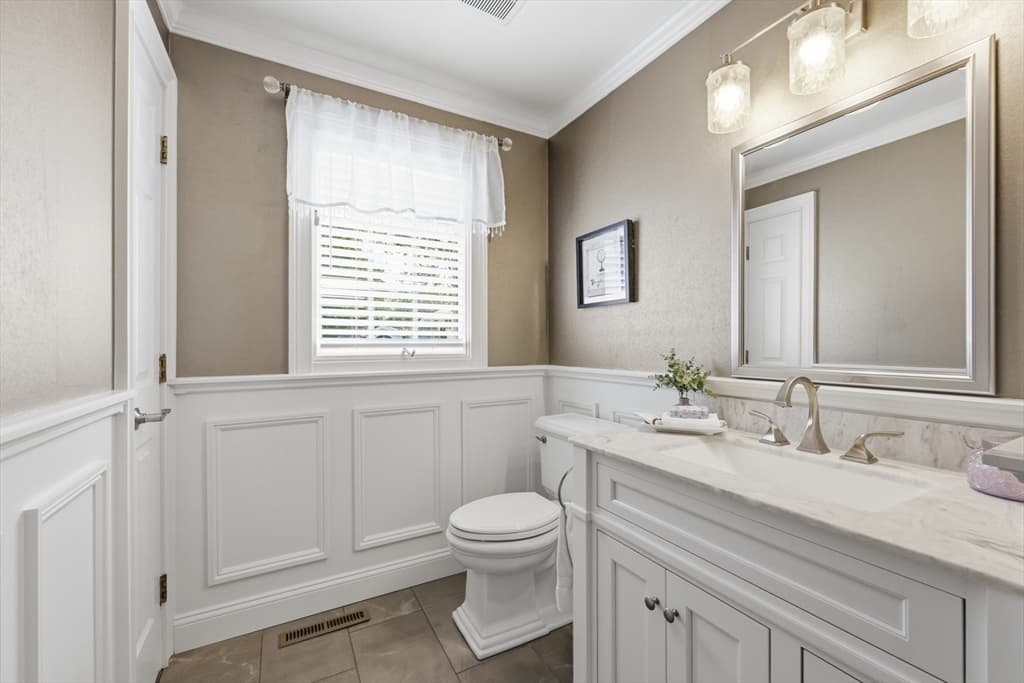 1051 Converse St, Longmeadow MA 01106 photo 17