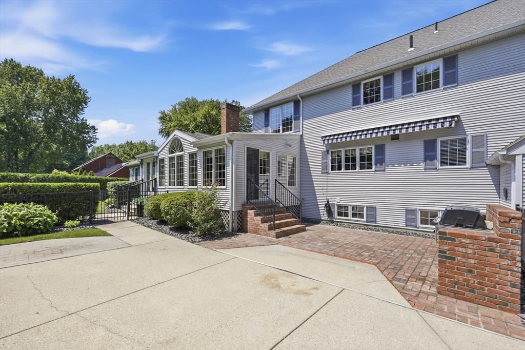 1051 Converse St, Longmeadow MA 01106 photo 39