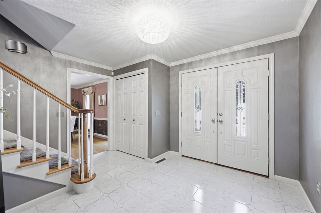 1051 Converse St, Longmeadow MA 01106 photo 4