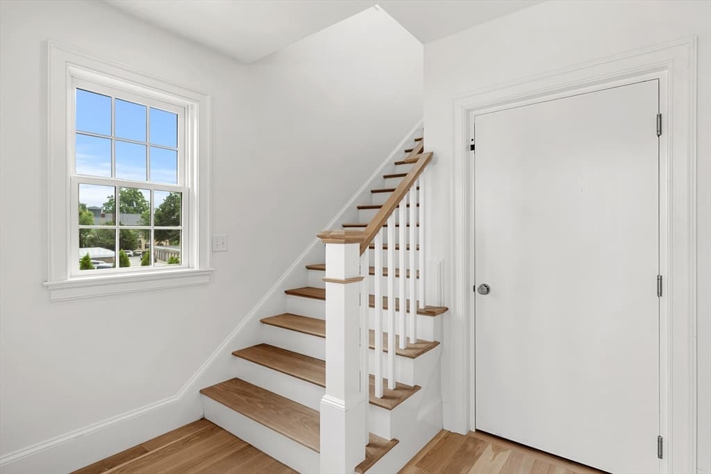 Condominium at 66 Pleasant Street # 2, Marblehead MA 01945, Marblehead, photo 6 of 31