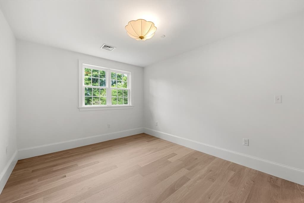 Condominium at 66 Pleasant Street # 2, Marblehead MA 01945, Marblehead, photo 19 of 31