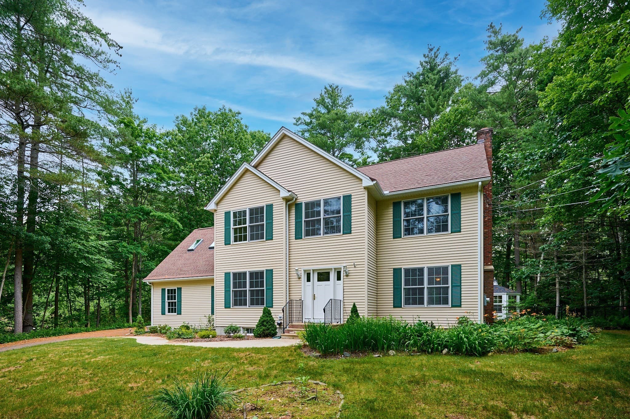 169 Aldrich St, Belchertown MA 01007