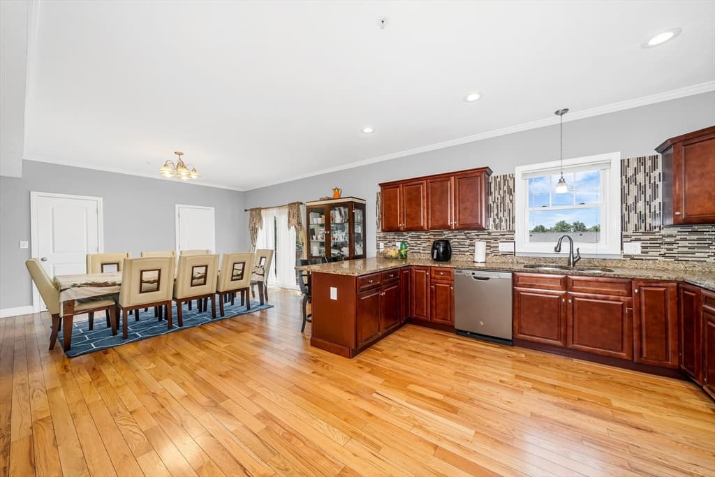 Condex at 2 Mackenzie Way # 2, Haverhill MA 01832, photo 7 of 37