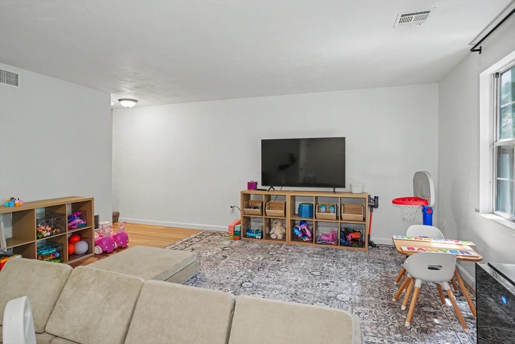 113 Ridgefield Circle # C, Clinton MA 01510 photo 4