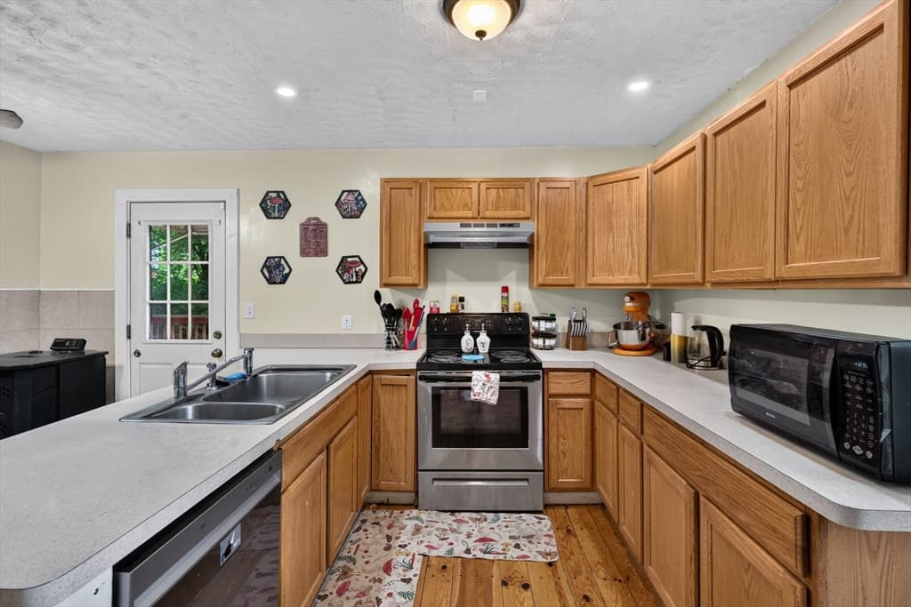10 Burnett, Fitchburg MA 01420 photo 11