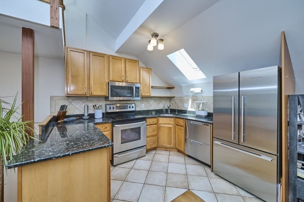Condominium at 683 Massachusetts Ave. # 5, Boston MA 02118, Boston, photo 12 of 26
