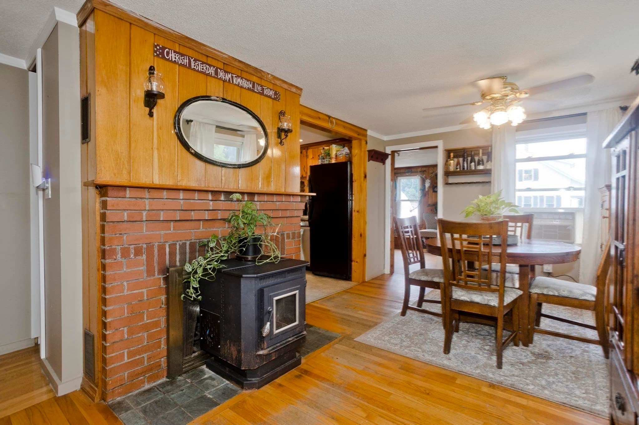 Single Family Residence at 35 Pinehurst St, Westfield MA 01085, photo 12 of 37