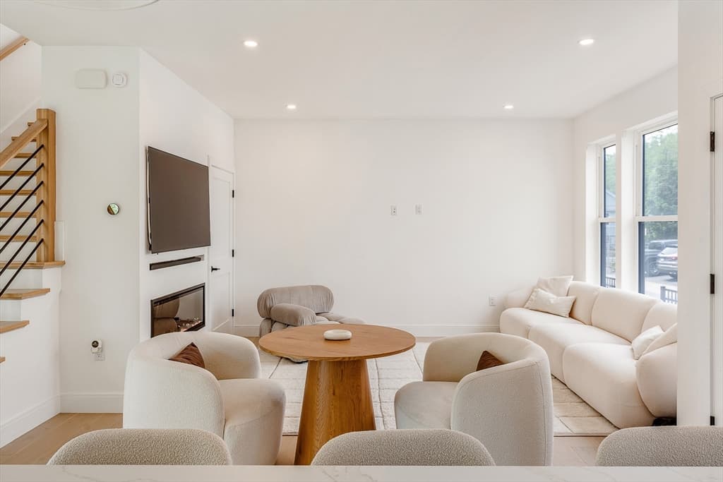 45 Kelvin Street # 45, Everett MA 02149 photo 5