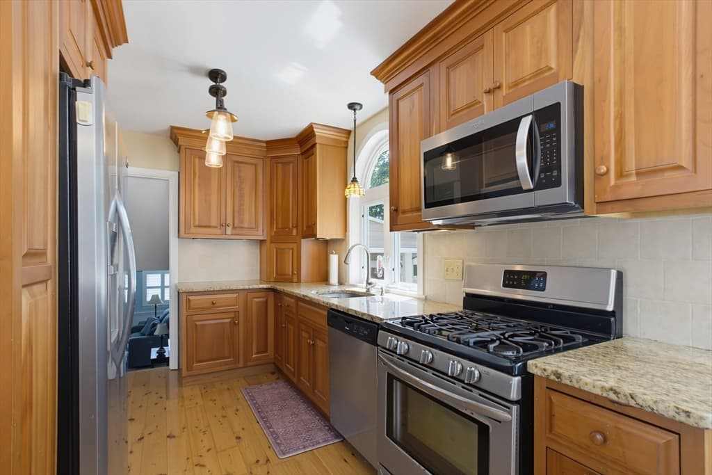 433 Pearse Road, Swansea MA 02777 photo 6