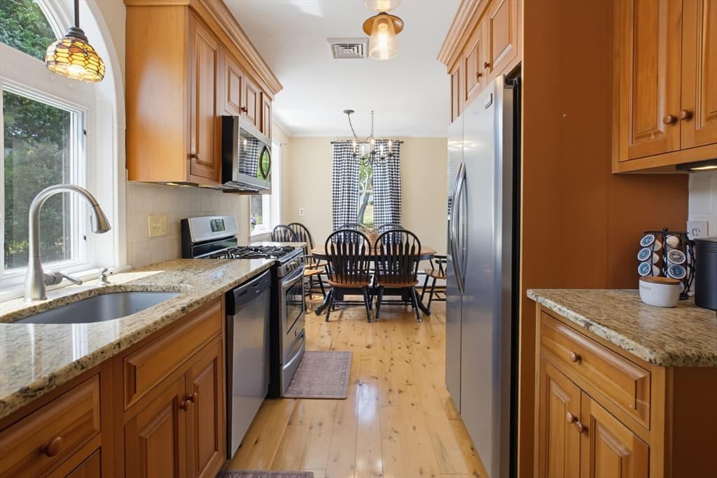 433 Pearse Road, Swansea MA 02777 photo 5