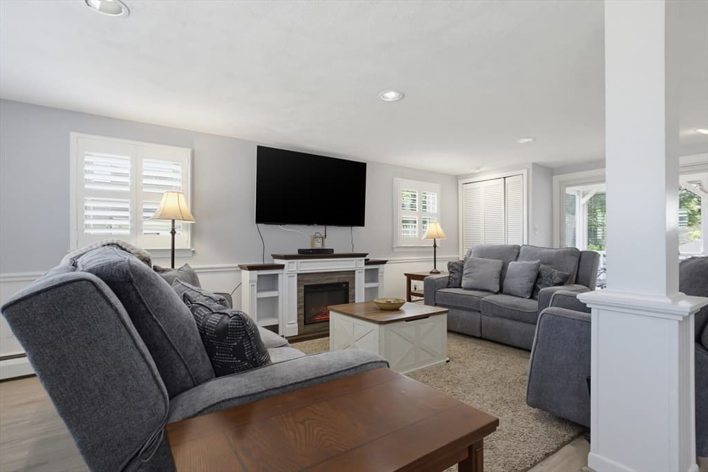 433 Pearse Road, Swansea MA 02777 photo 10