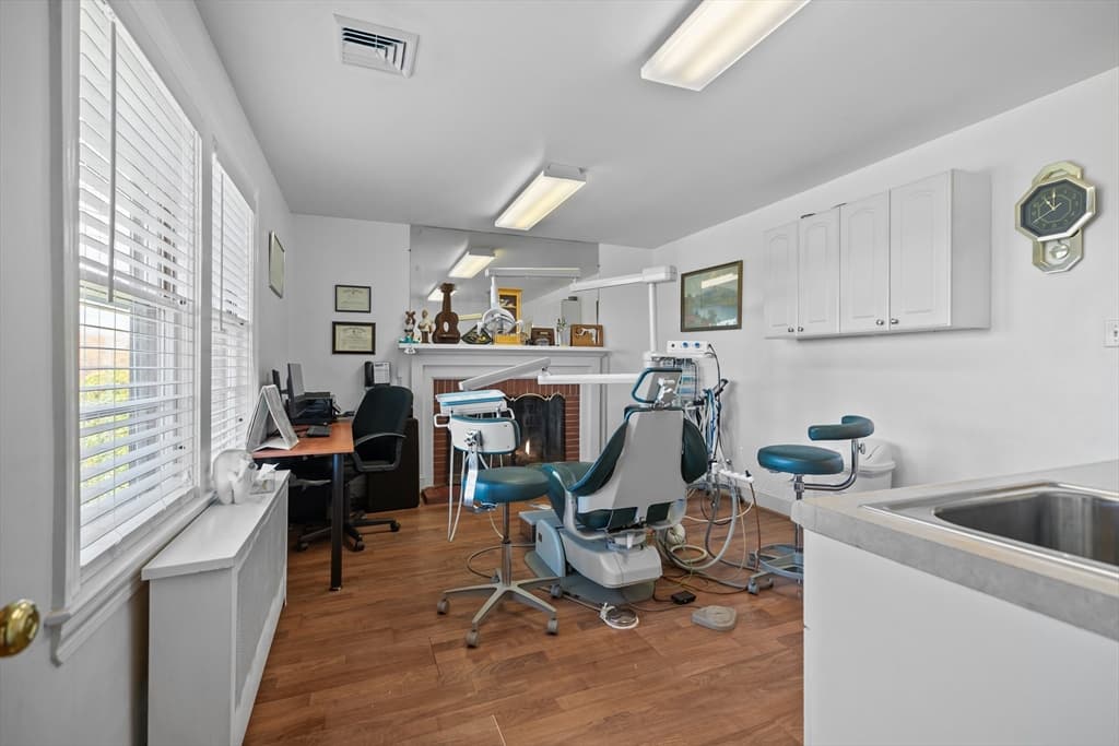 74 Valley, Middletown RI 02842 photo 17