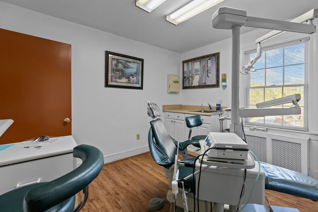 74 Valley, Middletown RI 02842 photo 22
