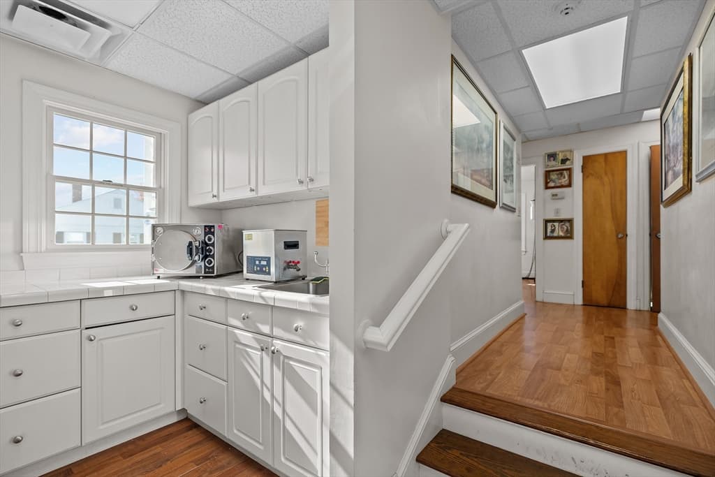 74 Valley, Middletown RI 02842 photo 9