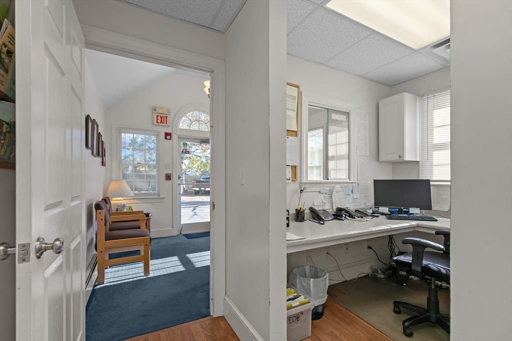 74 Valley, Middletown RI 02842 photo 8