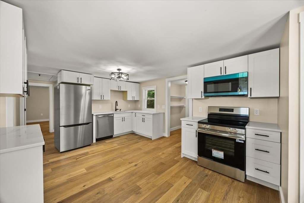 521 Marys Pond Rd, Rochester MA 02770 photo 2