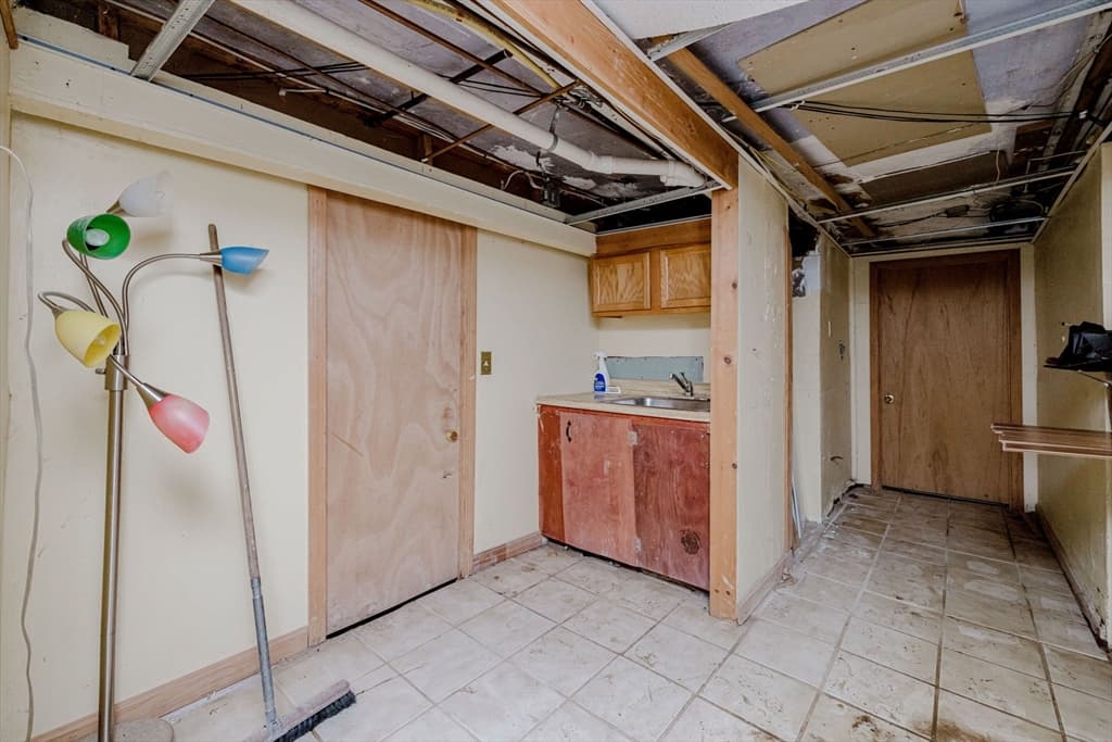 154 Mott St, Fall River MA 02721 photo 42