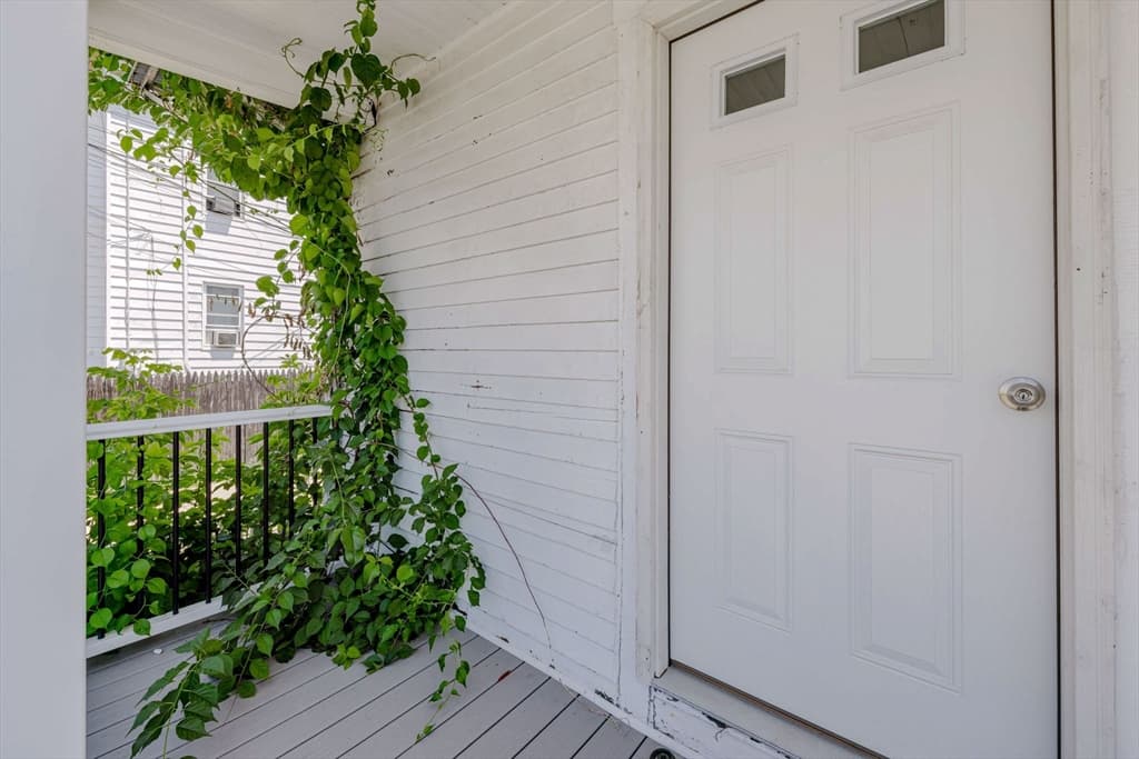 154 Mott St, Fall River MA 02721 photo 4