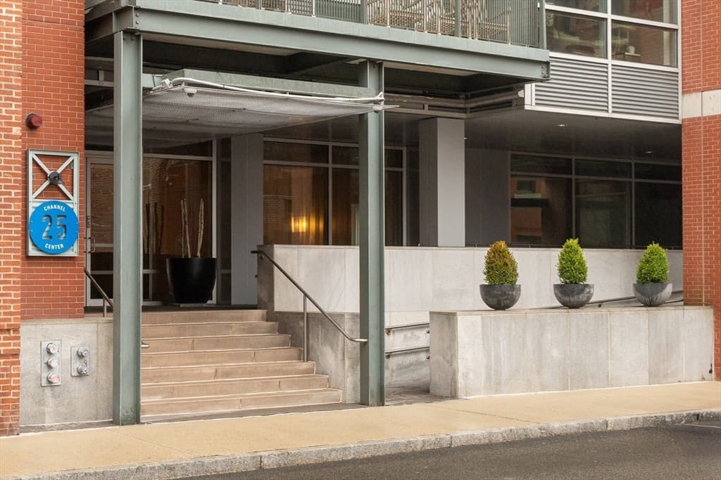 Condominium at 25 Channel Center # 212, Boston MA 02210, Boston, photo 17 of 23