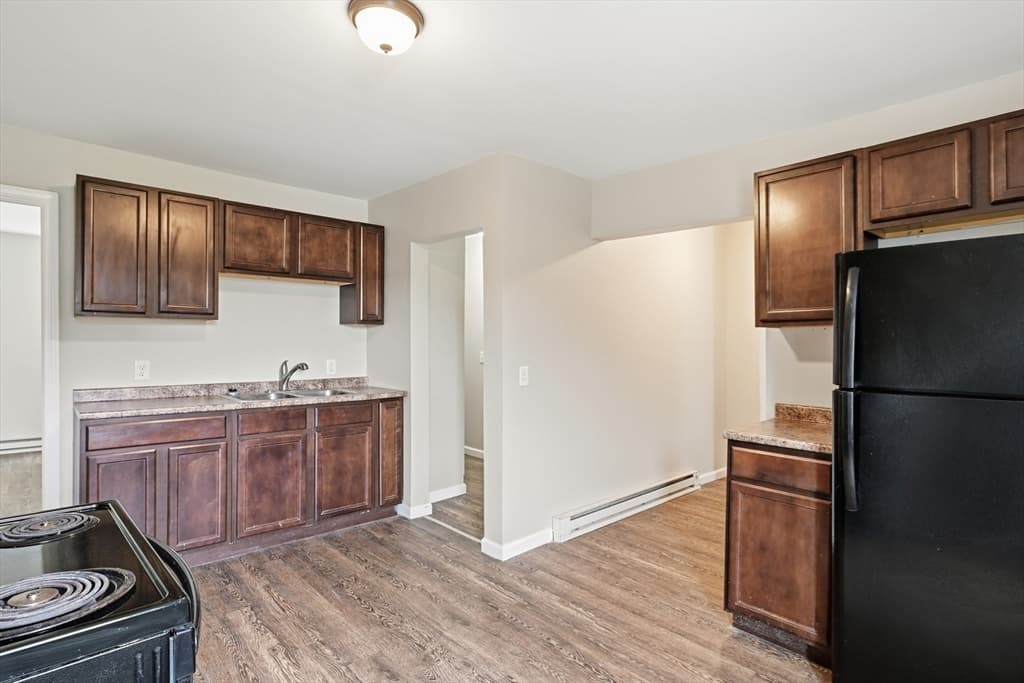 116-118 West St, Holyoke MA 01040 photo 6