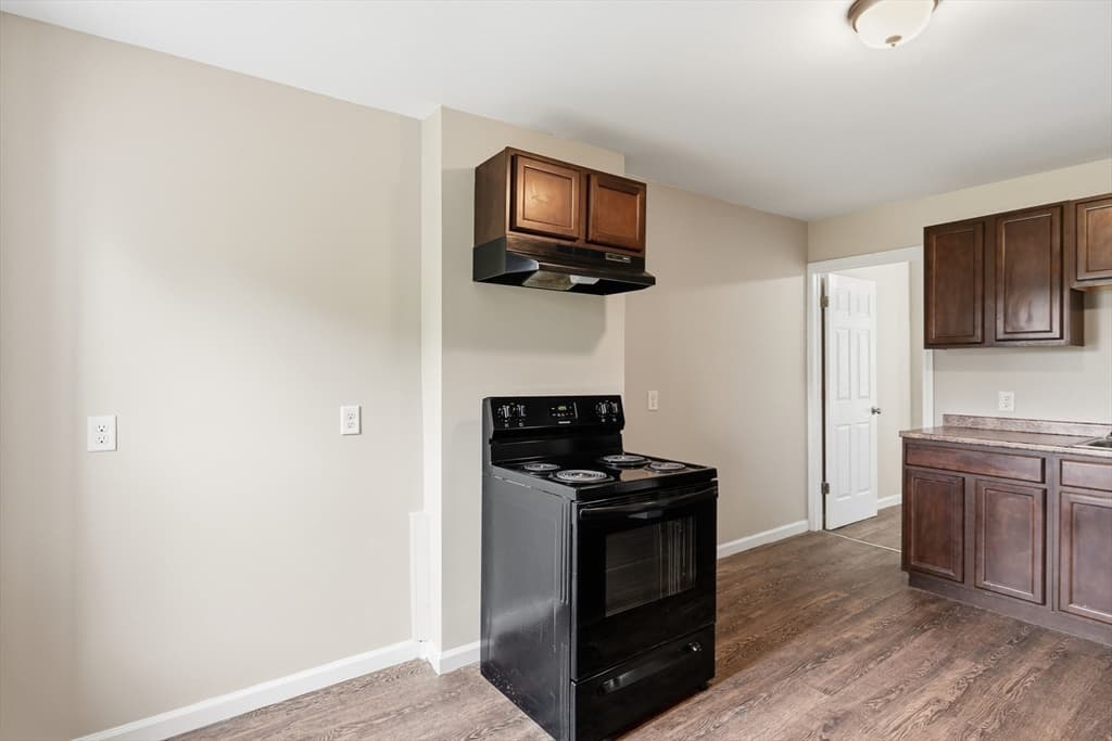 116-118 West St, Holyoke MA 01040 photo 8