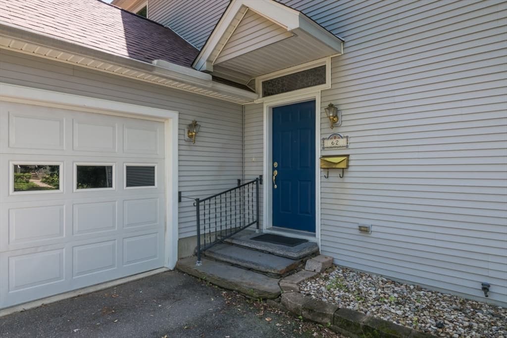 62 Fairview Ave, Northampton MA 01060 photo 3