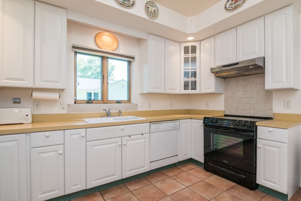 62 Fairview Ave, Northampton MA 01060 photo 11