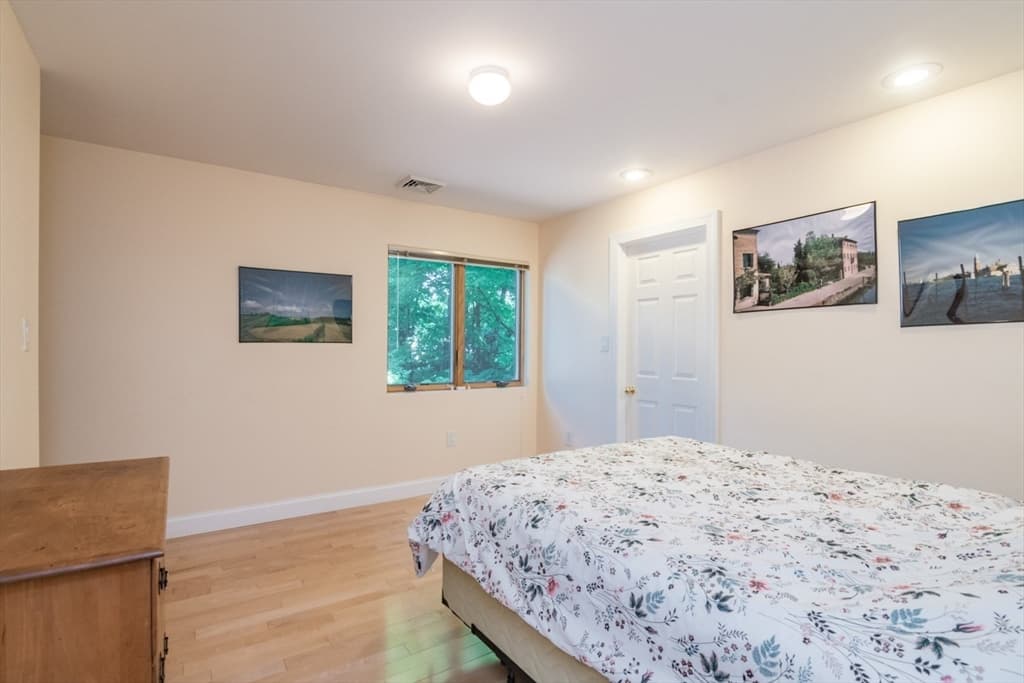 62 Fairview Ave, Northampton MA 01060 photo 25