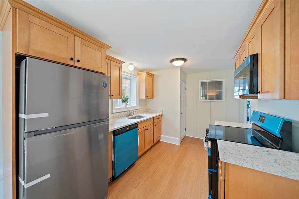 196 South Street # A, Hingham MA 02043 photo 12