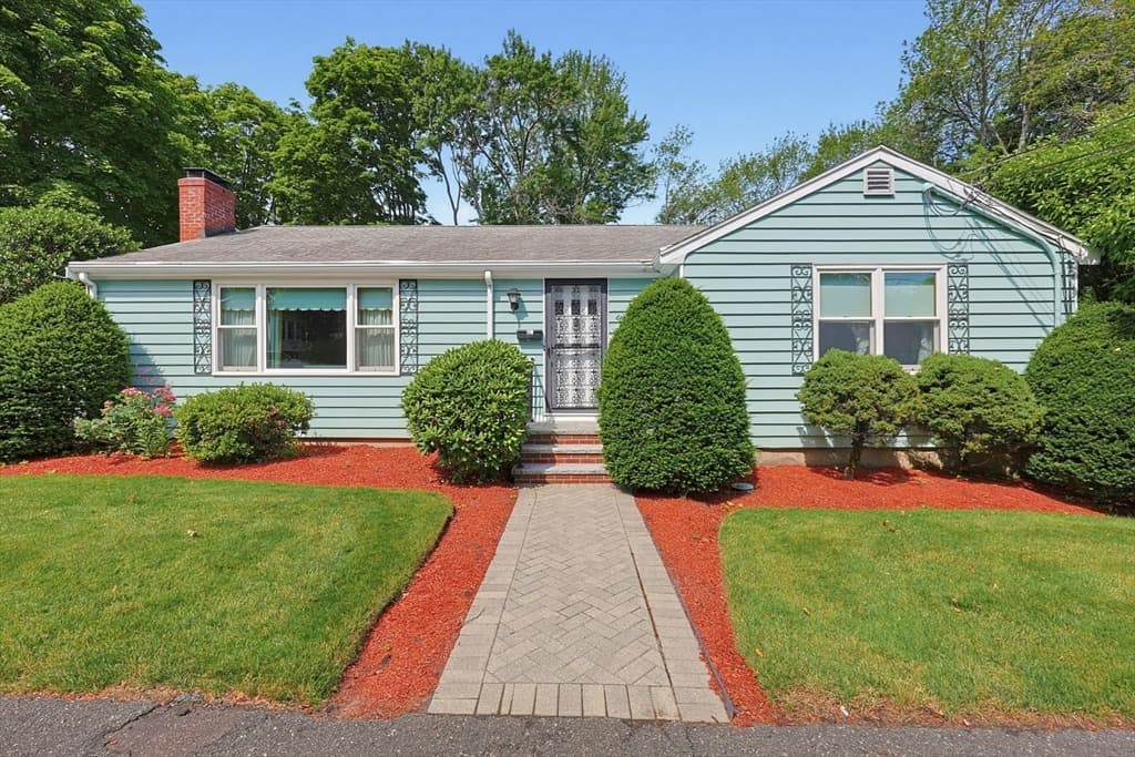 11 Preston St, Wakefield MA 01880 photo 2