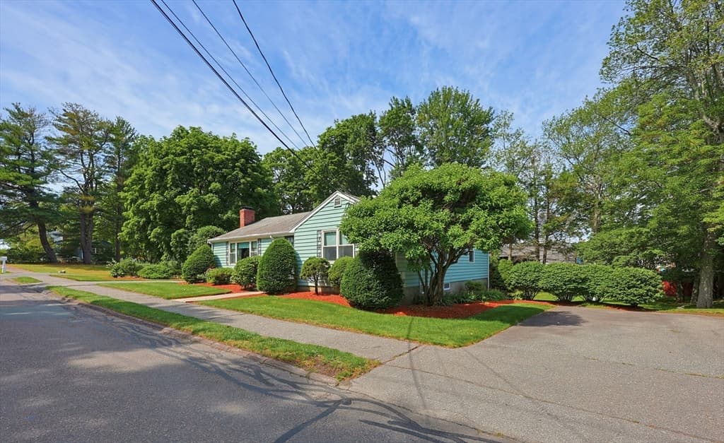 11 Preston St, Wakefield MA 01880 photo 4