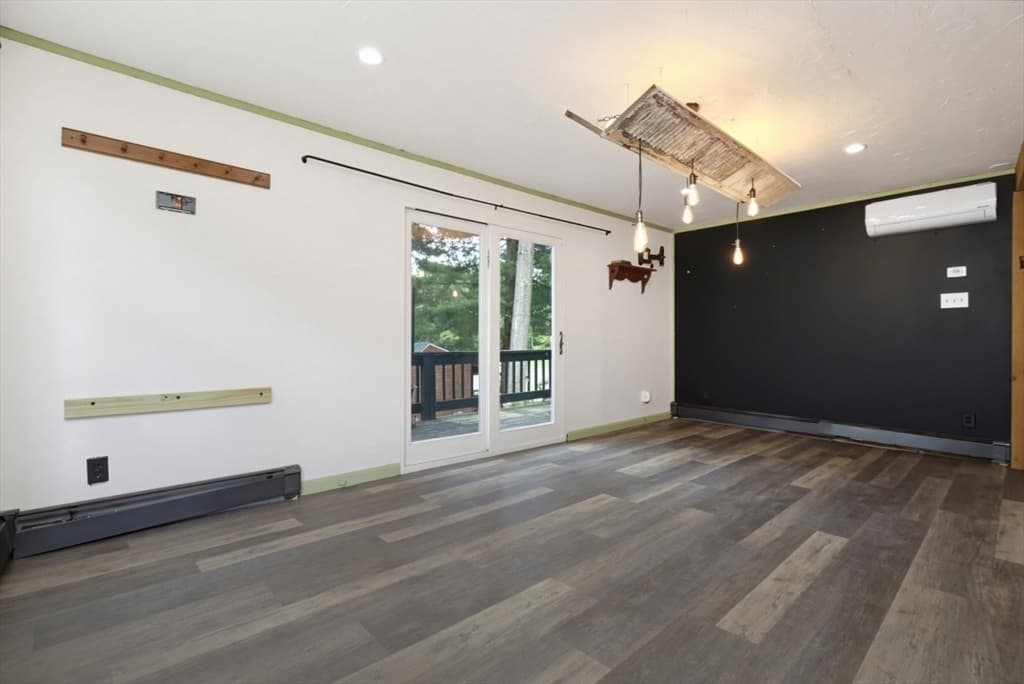 Single Family Residence at 71 Box Pond Dr, Bellingham MA 02019, Bellingham, photo 5 of 29