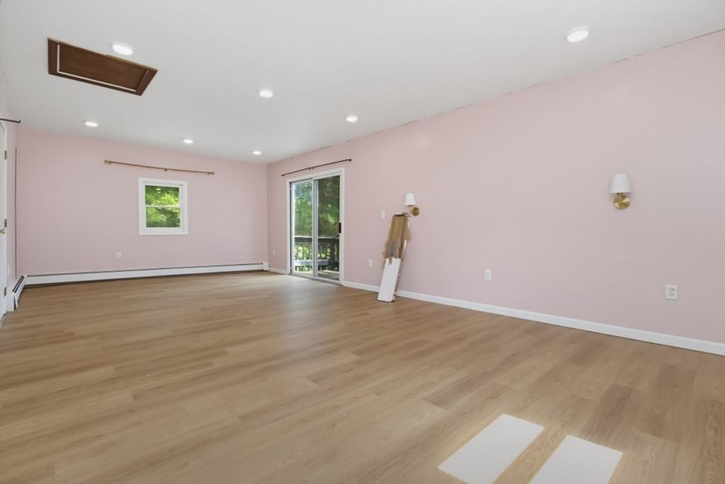 Single Family Residence at 71 Box Pond Dr, Bellingham MA 02019, Bellingham, photo 20 of 29