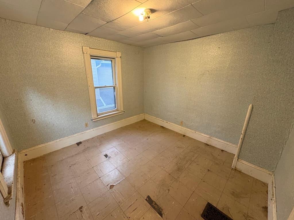 20 Hawthorne St, Springfield MA 01105 photo 17