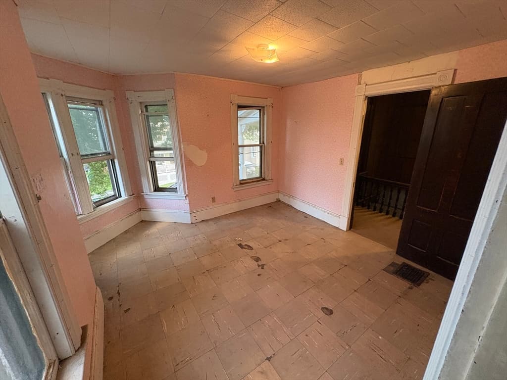 20 Hawthorne St, Springfield MA 01105 photo 12