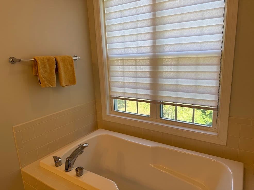 Condominium at 48 Tulip Cir # 48, Grafton MA 01560, Grafton, photo 20 of 29