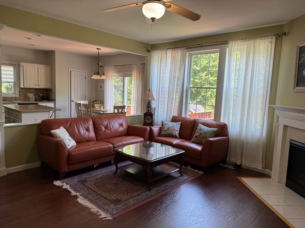 Condominium at 48 Tulip Cir # 48, Grafton MA 01560, Grafton, photo 9 of 29