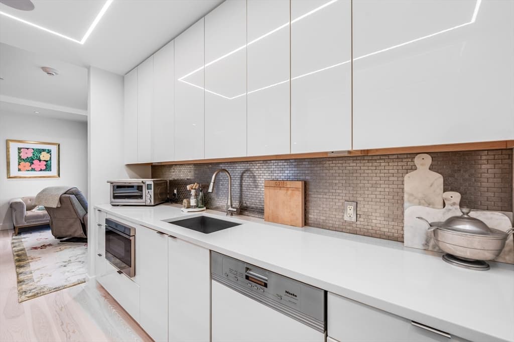 Condominium at 32 Traveler St # 701, Boston MA 02118, Boston, photo 11 of 28
