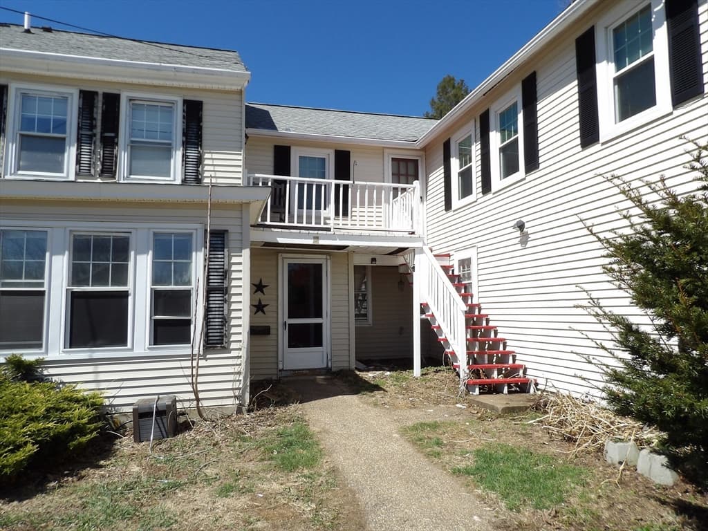 Single Family Residence at 620 Pleasant St, Paxton MA 01612, Paxton, photo 2 of 15