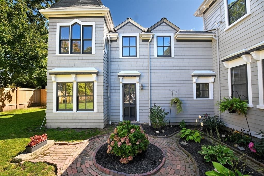 49 Hawthorn St, New Bedford MA 02740 photo 36