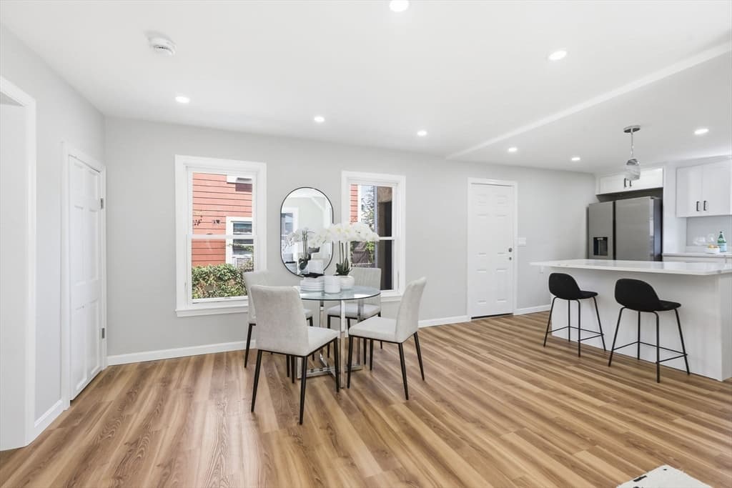 37 Campaw St, Lowell MA 01850 photo 9