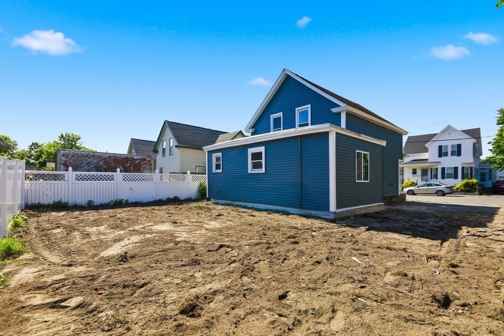 37 Campaw St, Lowell MA 01850 photo 37