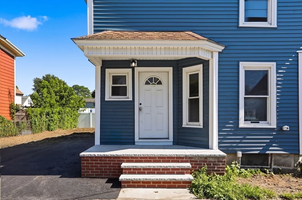 37 Campaw St, Lowell MA 01850 photo 35