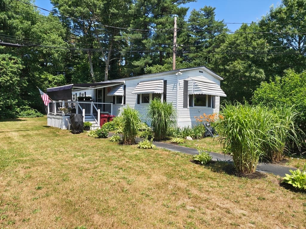 317 W Grove St, Middleboro MA 02346 photo 2