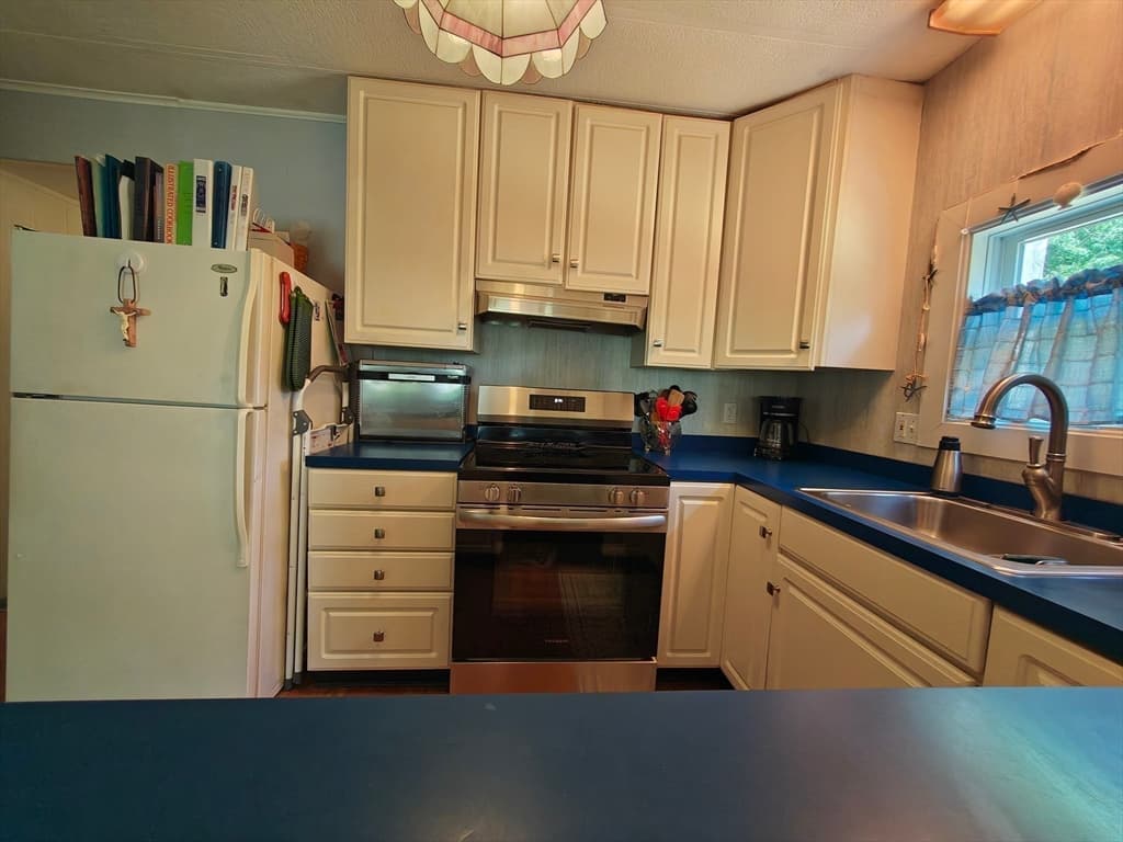 317 W Grove St, Middleboro MA 02346 photo 19