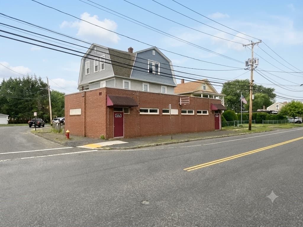 182 Chicopee St, Chicopee MA 01013
