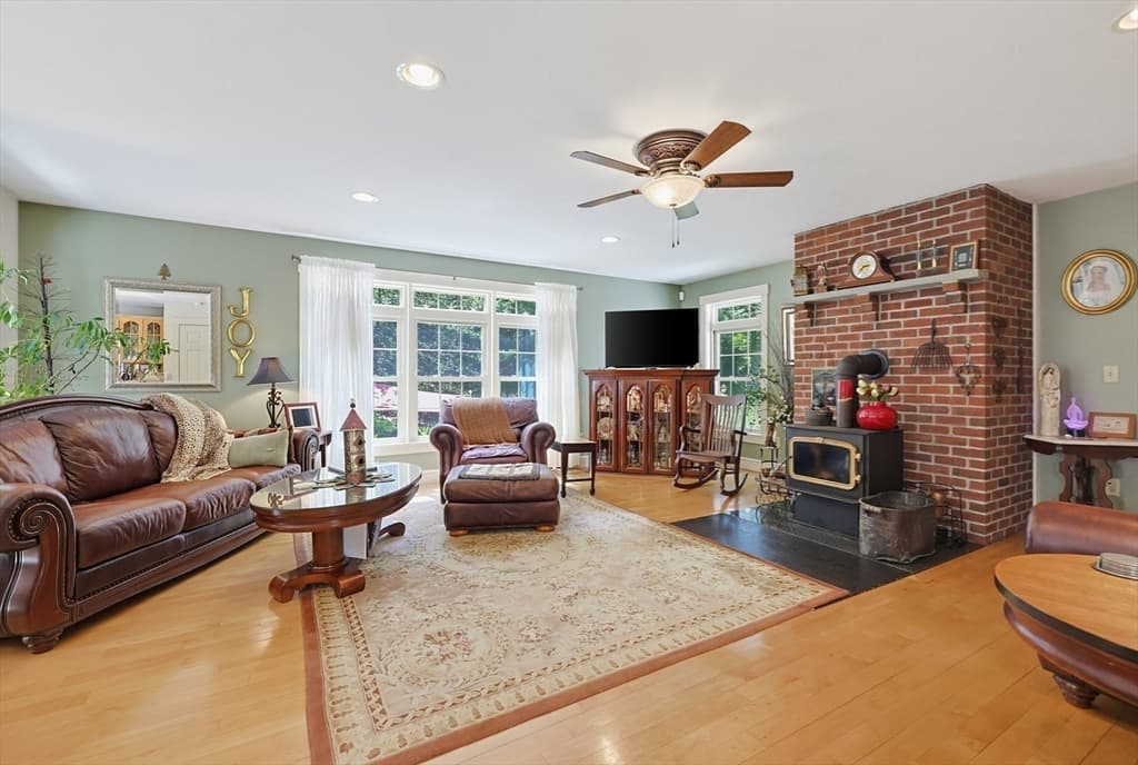 119 North St, Mattapoisett MA 02739 photo 10