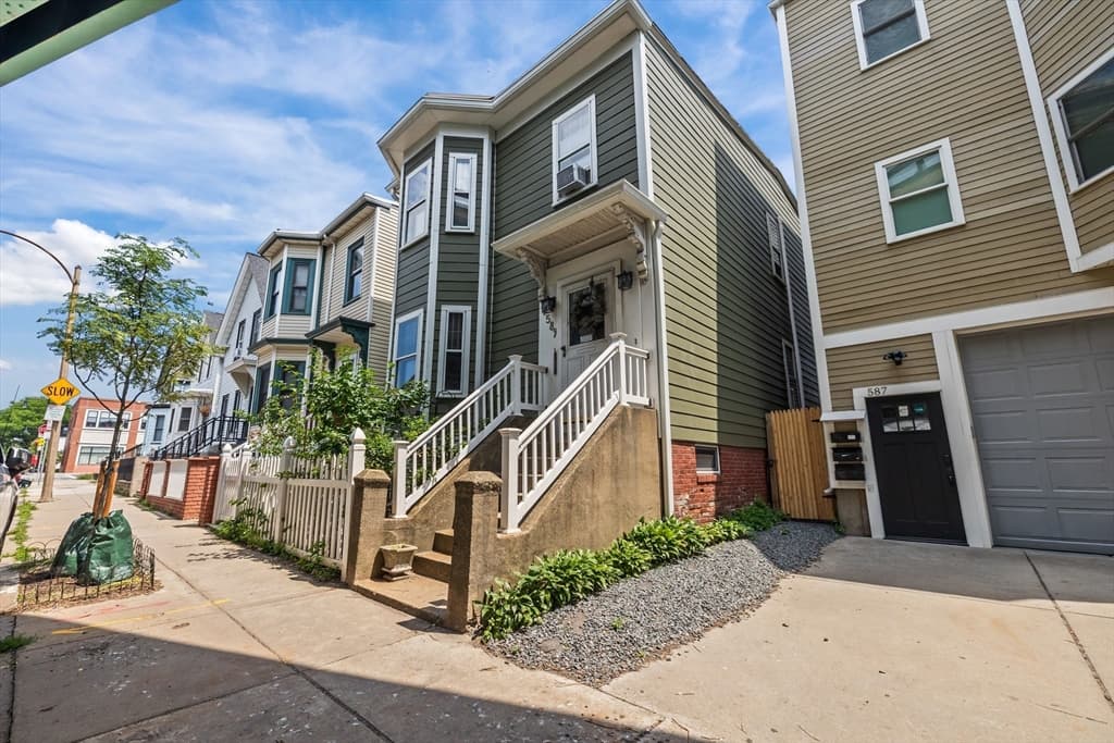 589 Saratoga St, Boston MA 02128